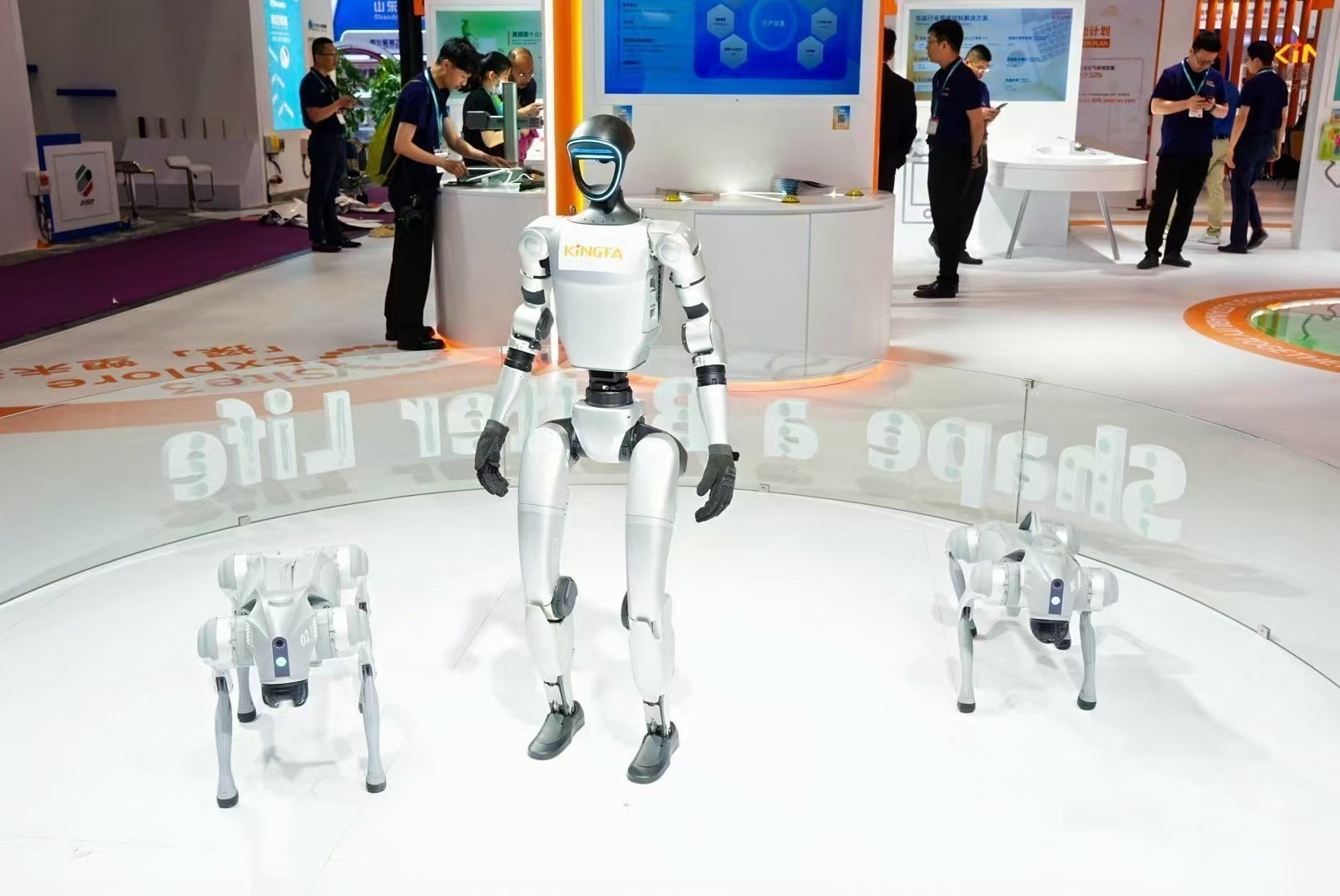 金发科技营销副总经彩神vll理关勋宁：未来3～5年机器人领域或迎爆发期