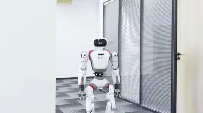 彩神vll软通动力旗下首款人形机器人亮点有哪些？