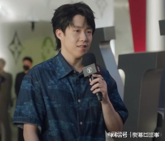 彩神vll王楚钦LV首秀惊艳巴黎体育明星秒变时尚icon(图1)