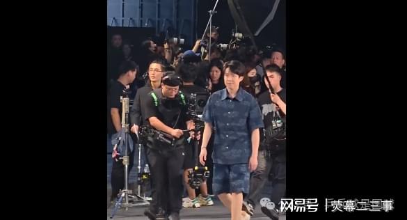 彩神vll王楚钦LV首秀惊艳巴黎体育明星秒变时尚icon(图5)