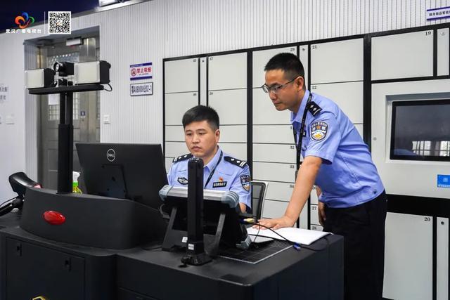 彩神vll破门而入！武汉警方抓获32名“白富美”！(图5)