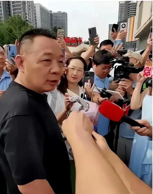 彩神vll于东来疑因力挺聂圣哲后被董宇辉粉丝网暴再次将抖音账号私密(图5)