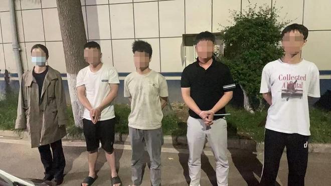 伪装“白富美”诱导网彩神vll友充值武汉东西湖警方端掉一诈骗窝点刑拘20人(图1)